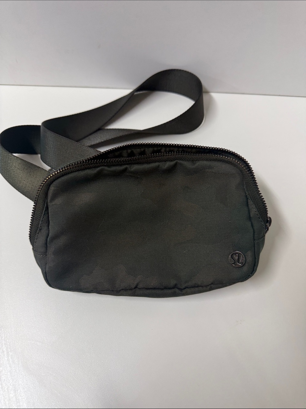 lululemon athletica Camo Compact Crossbody Pouch